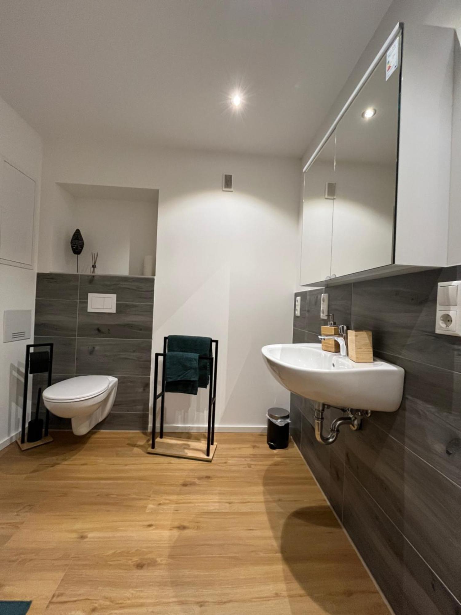 Traumhafte Business & Relax Wohnung Direkt Im Stadtkern Oettingens By Elation Homes Oettingen in Bayern Ngoại thất bức ảnh